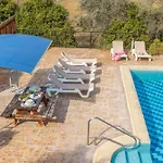 Kambos Dio Villa *