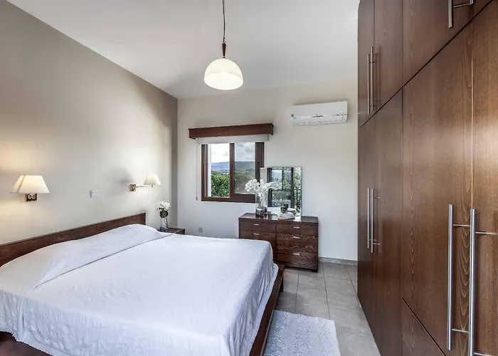 Willa Kambos Dio Polis