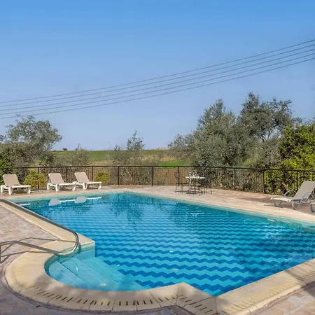 Вилла Kambos Dio